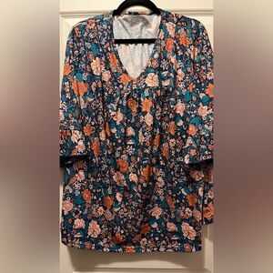 Floral V-Neck Women's Top - 3/4 Sleeves